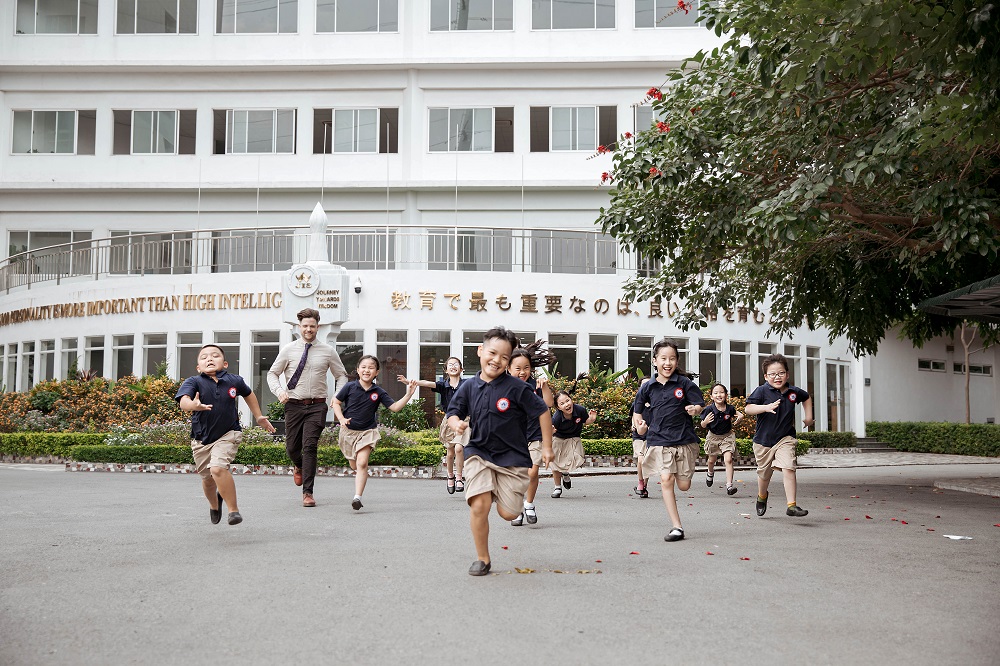 truong-quoc-te-nhat-ban-2